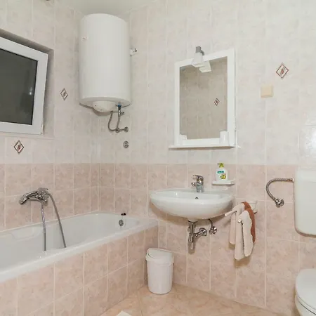 Vendégház Ana 3*